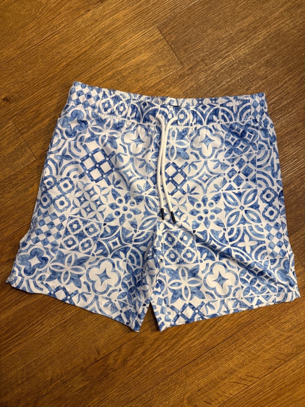 NEW Never worn Men's Blue Patterned Swim Trunks